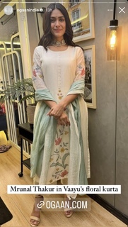 Mrunal Thakur feet photo thumbnail