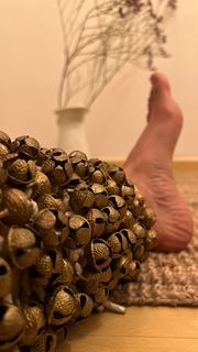 Mrunal Thakur feet photo thumbnail