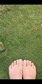 Mrunal Thakur feet photo thumbnail