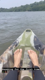 Mrunal Thakur feet photo thumbnail