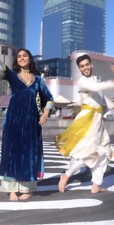 Mrunal Thakur feet photo thumbnail