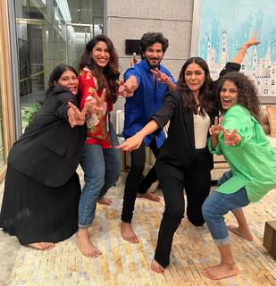 Mrunal Thakur feet photo thumbnail