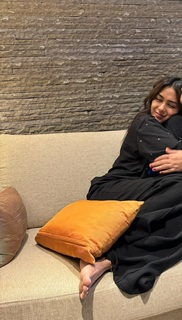 Mrunal Thakur feet photo thumbnail