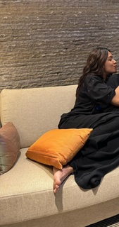 Mrunal Thakur feet photo thumbnail