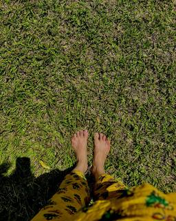 Mrunal Thakur feet photo thumbnail