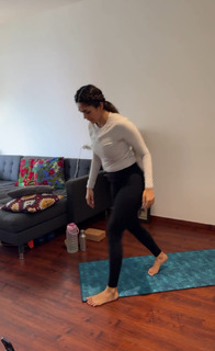 Mrunal Thakur feet photo thumbnail