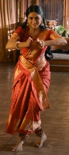 Mrunal Thakur feet photo thumbnail