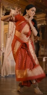 Mrunal Thakur feet photo thumbnail