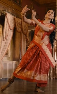 Mrunal Thakur feet photo thumbnail