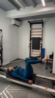 Mrunal Thakur feet photo thumbnail