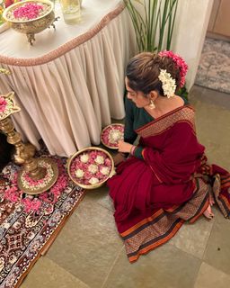 Mrunal Thakur feet photo thumbnail