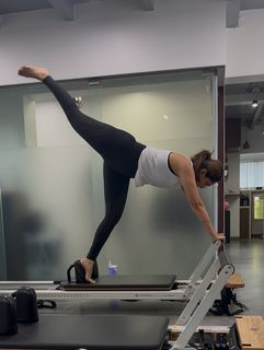 Mrunal Thakur feet photo thumbnail