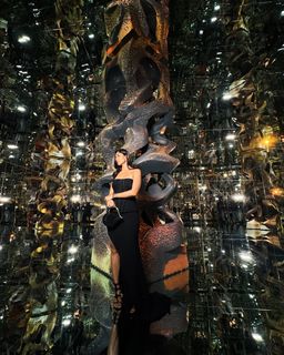 Mrunal Thakur feet photo thumbnail