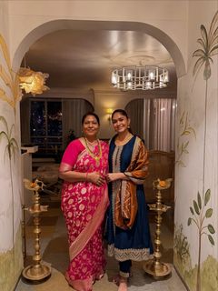 Mrunal Thakur feet photo thumbnail