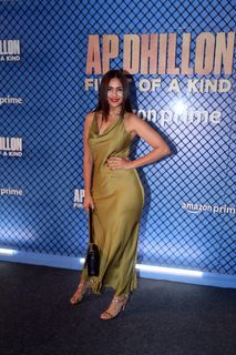 Mrunal Thakur feet photo thumbnail