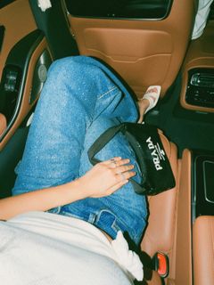 Mrunal Thakur feet photo 11