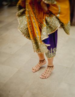 Mrunal Thakur feet photo 2