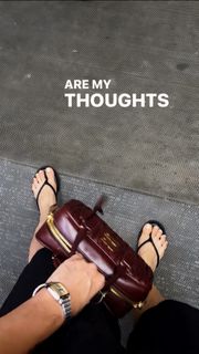Mrunal Thakur feet photo 5