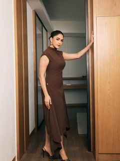 Mrunal Thakur feet photo 3