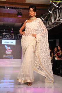 Mugdha Godse feet photo 4