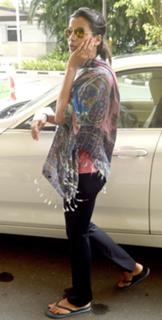 Mugdha Godse feet photo 20