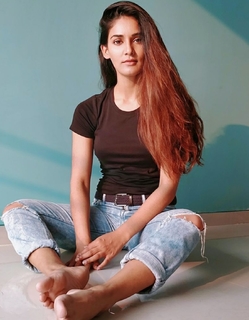 Mukti Mohan feet photo 3