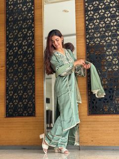 Mukti Mohan feet photo 4