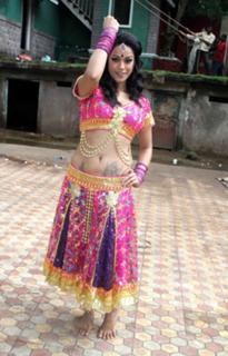 Mumait Khan feet photo 4
