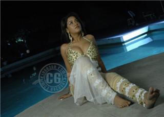 Mumait Khan feet photo 3