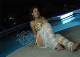 Mumait Khan feet photo 2