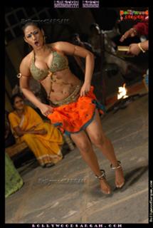 Mumait Khan feet photo 5