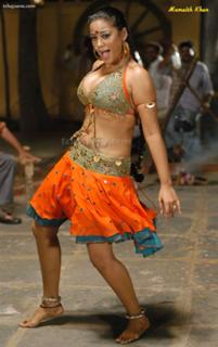 Mumait Khan feet photo 3