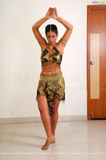 Mumait Khan feet photo 2