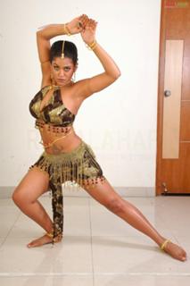 Mumait Khan feet photo 1