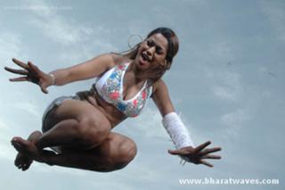 Mumait Khan feet photo 7