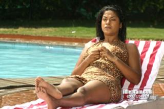 Mumait Khan feet photo 14
