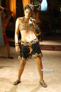Mumait Khan feet photo 9