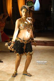 Mumait Khan feet photo 8