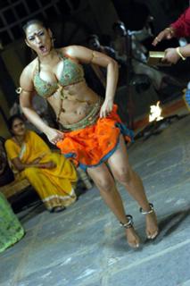 Mumait Khan feet photo 4