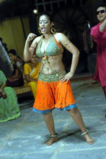 Mumait Khan feet photo 3