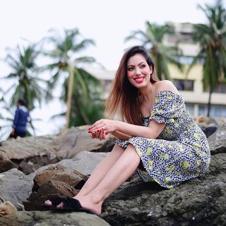 Munmun Dutta feet photo thumbnail