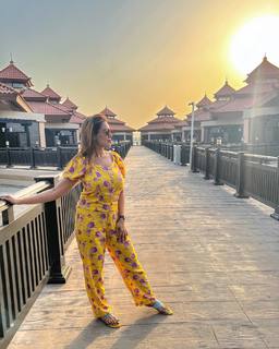 Munmun Dutta feet photo thumbnail
