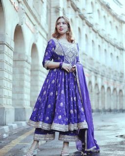 Munmun Dutta feet photo thumbnail