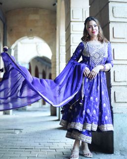 Munmun Dutta feet photo thumbnail