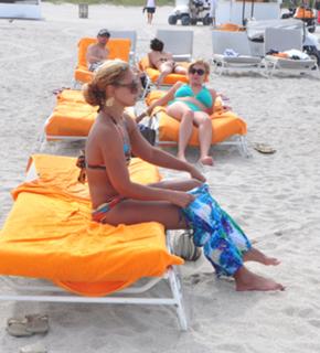 Mya feet photo thumbnail