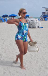 Mya feet photo thumbnail