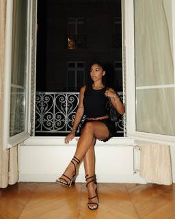 Mya Mills feet photo 3