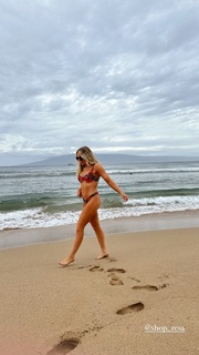 Mykayla Skinner feet photo 8