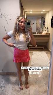 Mykayla Skinner feet photo 17