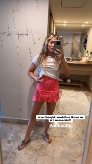 Mykayla Skinner feet photo 14